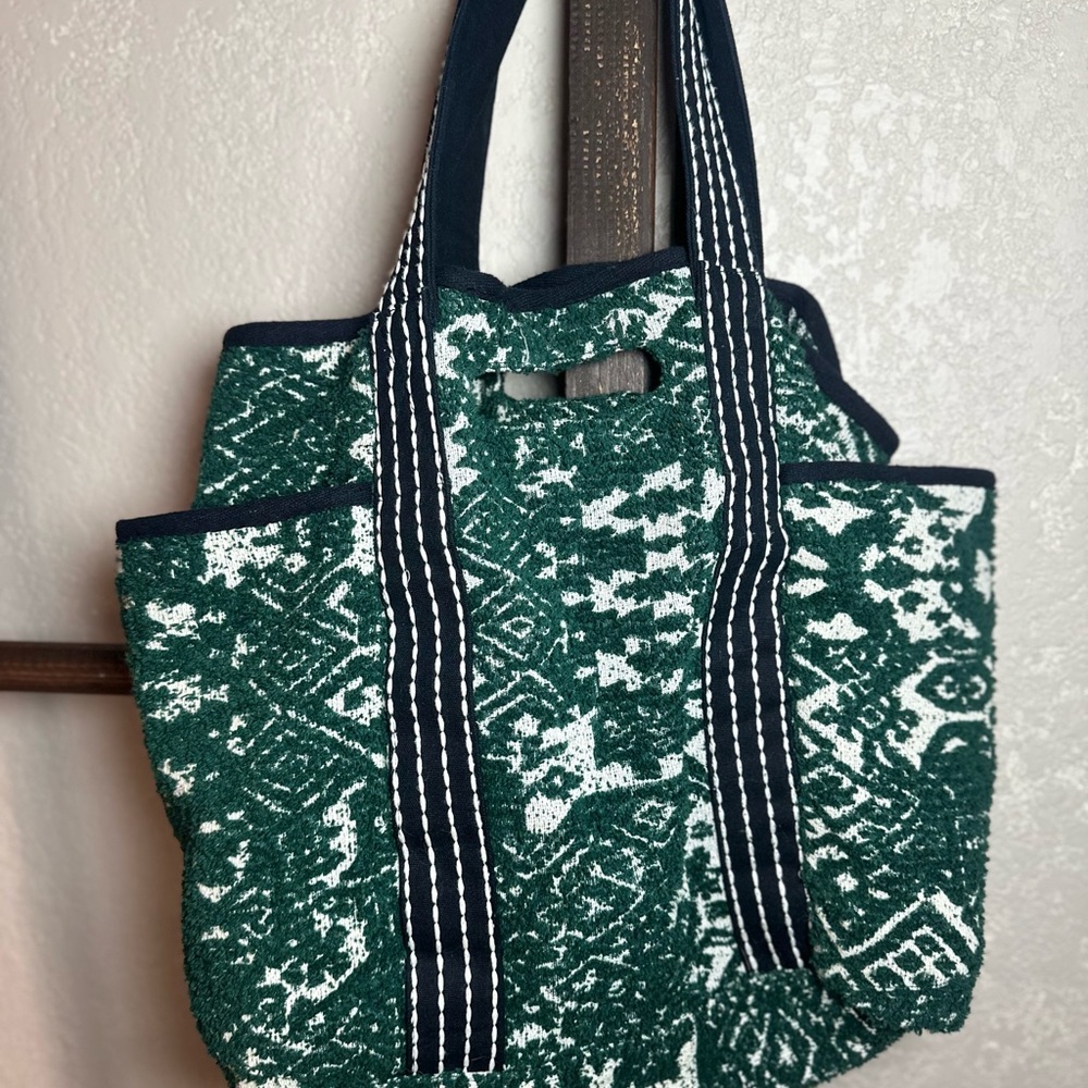 Stylish Free People Green Patterned Tote Bag - Picture 2 of 3